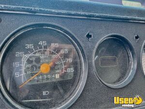 1990 P30 Coffee & Beverage Truck Exterior Lighting Connecticut Gas Engine for Sale