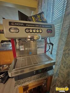 1990 P30 Coffee & Beverage Truck Hand-washing Sink Connecticut Gas Engine for Sale