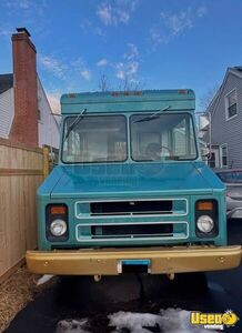 1990 P30 Coffee & Beverage Truck Refrigerator Connecticut Gas Engine for Sale
