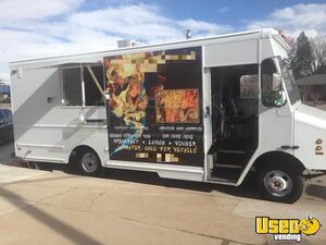 1990 P30 Kitchen Food Truck All-purpose Food Truck Colorado Gas Engine for Sale