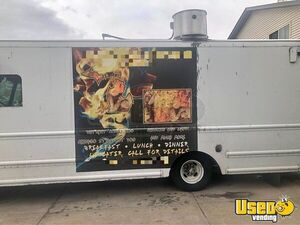 1990 P30 Kitchen Food Truck All-purpose Food Truck Concession Window Colorado Gas Engine for Sale
