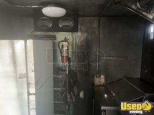 1990 P30 Kitchen Food Truck All-purpose Food Truck Fryer Colorado Gas Engine for Sale