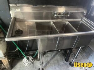 1990 P30 Kitchen Food Truck All-purpose Food Truck Interior Lighting Colorado Gas Engine for Sale
