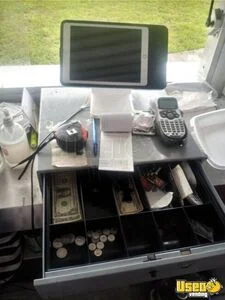 1990 P30 Step Van Kitchen Food Truck All-purpose Food Truck Interior Lighting Florida Gas Engine for Sale