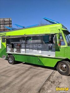 1990 P30 Step Van Kitchen Food Truck All-purpose Food Truck Maryland Gas Engine for Sale
