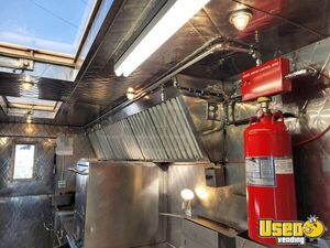 1990 P30 Step Van Kitchen Food Truck All-purpose Food Truck Microwave New Hampshire Gas Engine for Sale