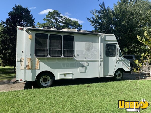 1990 P30 Step Van Kitchen Food Truck All-purpose Food Truck Mississippi Gas Engine for Sale