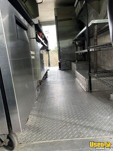 1990 P30 Step Van Kitchen Food Truck All-purpose Food Truck Oven Texas Gas Engine for Sale