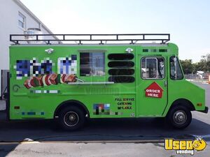 1990 P30 Step Van Kitchen Food Truck All-purpose Food Truck Stainless Steel Wall Covers Florida Gas Engine for Sale
