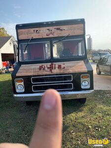 1990 P30 Stepvan Kitchen Food Truck All-purpose Food Truck Awning Texas Gas Engine for Sale