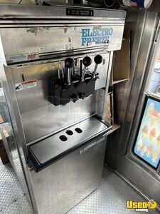 1990 P35 Ice Cream Truck Diamond Plated Aluminum Flooring New York Gas Engine for Sale