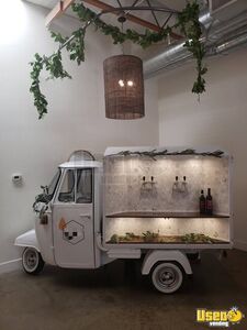 1990 P501 Coffee & Beverage Truck Concession Window California for Sale
