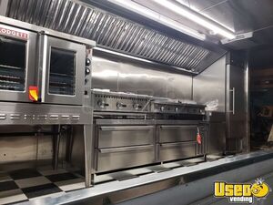 1990 P90 Kitchen Food Truck All-purpose Food Truck Diamond Plated Aluminum Flooring New York Gas Engine for Sale