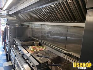 1990 P90 Kitchen Food Truck All-purpose Food Truck Insulated Walls New York Gas Engine for Sale