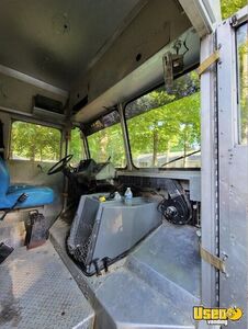 1991 P30 Food Truck All-purpose Food Truck 26 Tennessee Gas Engine for Sale