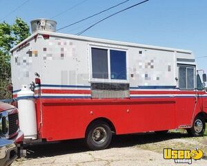 1991 P30 Food Truck All-purpose Food Truck Concession Window Ohio Gas Engine for Sale