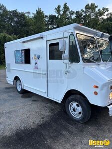 1991 P30 Ice Cream Truck Ice Cream Truck Concession Window Louisiana Gas Engine for Sale