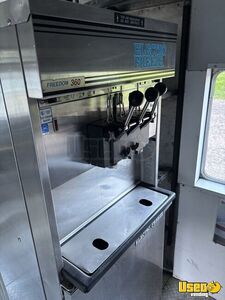1991 P30 Ice Cream Truck Ice Cream Truck Soft Serve Machine Louisiana Gas Engine for Sale
