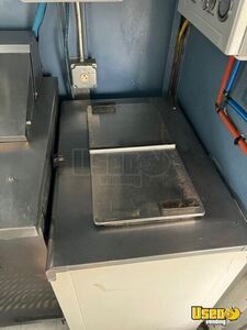 1991 P30 Kitchen Food Truck All-purpose Food Truck Exhaust Fan Pennsylvania Gas Engine for Sale