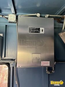 1991 P30 Kitchen Food Truck All-purpose Food Truck Fryer Pennsylvania Gas Engine for Sale
