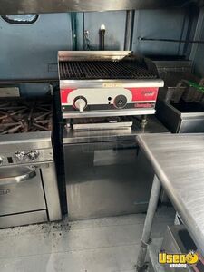 1991 P30 Kitchen Food Truck All-purpose Food Truck Prep Station Cooler Pennsylvania Gas Engine for Sale