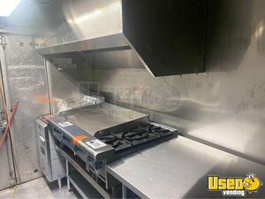 1991 P30 Kitchen Food Truck All-purpose Food Truck Prep Station Cooler Texas Gas Engine for Sale