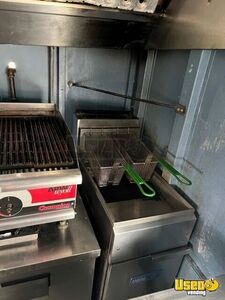 1991 P30 Kitchen Food Truck All-purpose Food Truck Stovetop Pennsylvania Gas Engine for Sale