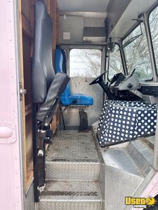 1991 P30 Step Van Coffee Truck Coffee & Beverage Truck Hot Water Heater Oklahoma Gas Engine for Sale
