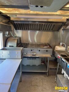 1991 Workhorse Step Van Kitchen Food Truck All-purpose Food Truck Microwave Arizona Diesel Engine for Sale