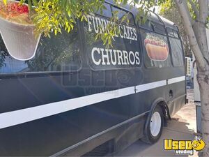1992 E350 Kitchen Food Truck All-purpose Food Truck Insulated Walls Texas Gas Engine for Sale