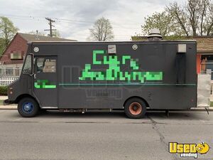 1992 P-30 All-purpose Food Truck Cabinets Michigan Gas Engine for Sale