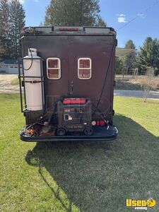 1992 P-30 All-purpose Food Truck Diamond Plated Aluminum Flooring Michigan Gas Engine for Sale