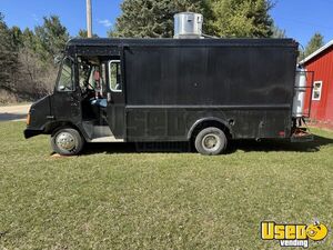 1992 P-30 All-purpose Food Truck Insulated Walls Michigan Gas Engine for Sale