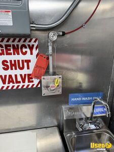 1992 P-30 All-purpose Food Truck Pos System Michigan Gas Engine for Sale