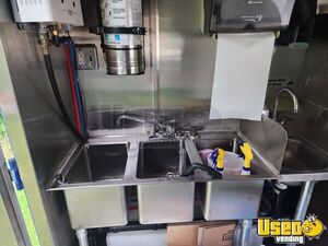 1992 P30 All-purpose Food Truck Backup Camera Wisconsin Diesel Engine for Sale