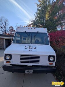 1992 P30 All-purpose Food Truck Interior Lighting Wisconsin Diesel Engine for Sale
