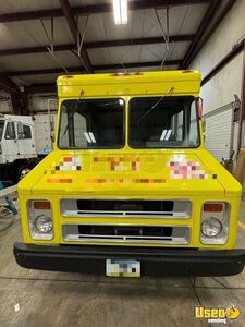 1992 P30 All-purpose Food Truck Stainless Steel Wall Covers Iowa Gas Engine for Sale