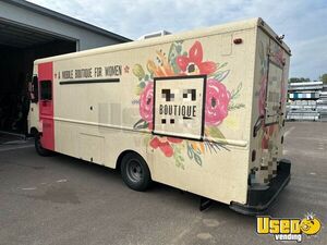 1992 P30 Mobile Boutique Truck Mobile Boutique Backup Camera Minnesota Gas Engine for Sale