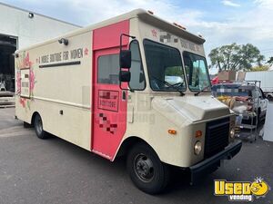 1992 P30 Mobile Boutique Truck Mobile Boutique Insulated Walls Minnesota Gas Engine for Sale