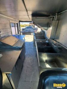 1992 P30 Step Van Kitchen Food Truck All-purpose Food Truck Insulated Walls Texas Diesel Engine for Sale