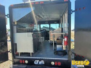 1992 P30 Step Van Kitchen Food Truck All-purpose Food Truck Stainless Steel Wall Covers Texas Diesel Engine for Sale
