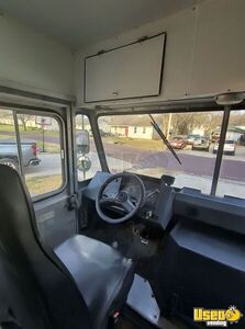 1992 P32 All-purpose Food Truck Insulated Walls Kansas Gas Engine for Sale