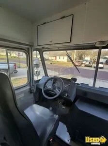 1992 P32 All-purpose Food Truck Insulated Walls Kansas Gas Engine for Sale