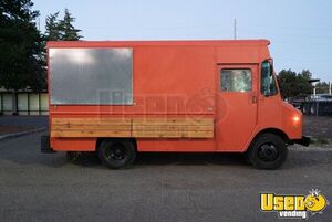 1992 P35 All-purpose Food Truck Stainless Steel Wall Covers Oregon Diesel Engine for Sale