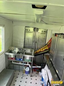 1992 Step Van Food Truck All-purpose Food Truck Electrical Outlets Louisiana Gas Engine for Sale