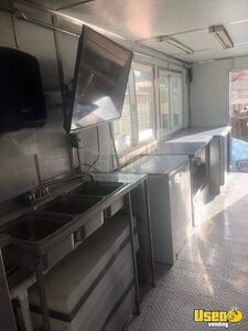 1993 Chasis Kitchen Food Truck All-purpose Food Truck Diamond Plated Aluminum Flooring Colorado Diesel Engine for Sale