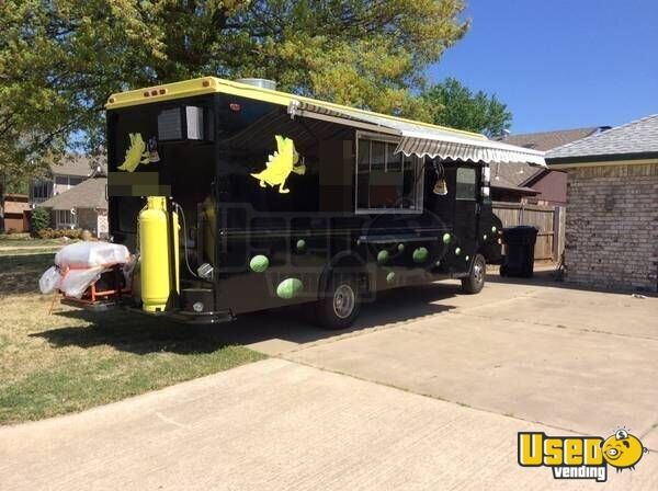 1993 Chevy - Kurbmaster P30 All-purpose Food Truck Oklahoma Gas Engine for Sale