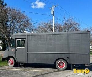 1993 Empty Step Van Vending Truck / Empty Food Truck Shell Stepvan Concession Window New York Gas Engine for Sale