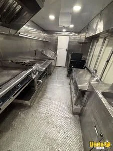 1993 P30 All-purpose Food Truck Diamond Plated Aluminum Flooring Connecticut Gas Engine for Sale