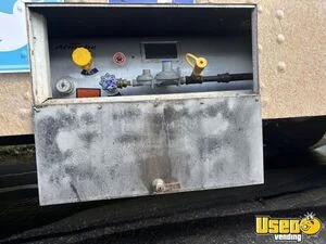 1993 P30 All-purpose Food Truck Electrical Outlets Connecticut Gas Engine for Sale